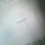 2025年7月9日入荷新作#Bottega Venetaintrecciato  796571   mini #Bottega Veneta  knot    Size30X26X20cm  極品/正規品同様/人気/革/バッグ/AJ工場