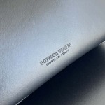 2025年7月9日入荷新作#Bottega Veneta Andiamo810213 knot   25x22x10  極品/正規品同様/人気/革/バッグ/AJ工場