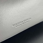 2025年7月9日入荷新作#Bottega Veneta Andiamo810213 knot   25x22x10  極品/正規品同様/人気/革/バッグ/AJ工場