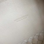 2025年7月9日入荷新作#Bottega Venetaintrecciato  835921   mini #Bottega Veneta  knot    Size29.5X18.5X17.5cm  極品/正規品同様/人気/革/バッグ/