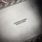 2025年7月9日入荷新作#Bottega Venetaintrecciato  835921   mini #Bottega Veneta  knot    Size29.5X18.5X17.5cm  極品/正規品同様/人気/革/バッグ/