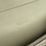 2025年7月9日入荷新作#Bottega Veneta 749438  19x9.5x1.5  極品/正規品同様/人気/革/バッグ/AJ工場