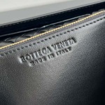 2025年7月9日入荷新作#Bottega Veneta 776783top handle  1100  size19*26*11cm   極品/正規品同様/人気/革/バッグ/AJ工場