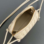 2025年7月9日入荷新作#Bottega VenetaConcert  ouch  794258    lntrecciato   18.5*11.5*8.5   極品/正規品同様/人気/革/バッグ/AJ工場