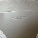 2025年7月9日入荷新作#Bottega VenetaConcert  ouch  794258    lntrecciato   18.5*11.5*8.5   極品/正規品同様/人気/革/バッグ/AJ工場