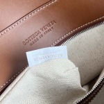 2025年7月9日入荷新作##Bottega VenetaAndiamo   807715  Knot  37x26x13     極品/正規品同様/人気/革/バッグ/AJ工場