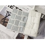 2025年7月9日入荷新作#Bottega Veneta   18.5x5x9特価/人気/革/バッグ/AJ工場