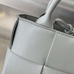 2025年7月9日入荷新作#Bottega Veneta   20x13x7特価/人気/革/バッグ/AJ工場