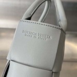 2025年7月9日入荷新作#Bottega Veneta   20x13x7特価/人気/革/バッグ/AJ工場