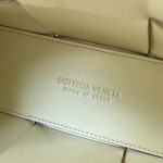 2025年7月9日入荷新作#Bottega Veneta   20x13x7特価/人気/革/バッグ/AJ工場