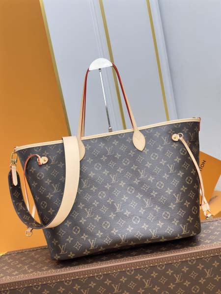 2025年7月10日入荷新作M11948 neverfull...