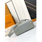 2025年7月10日入荷新作M23363   capucines bb  monogram   21 x 14 x 8極品/正規品同様/人気/革/バッグルイヴィトン/CX工場