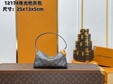 2025年7月10日入荷新作M12174  Pochette...