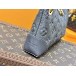 2025年7月10日入荷新作M12174  Pochette Svres  LV    Monogram Empreinte  LV  Monogram  25x13x5極品/正規品同様/人気/革/バッグルイヴィトン/CX工場
