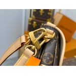 2025年7月10日入荷新作M46740   MonogramSaumur BB:size20x15x7.5cm極品/正規品同様/人気/革/バッグルイヴィトン/CX工場