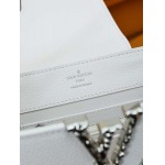 2025年7月10日入荷新作CAPUCINES EAST WEST  M24671  Capucines East WestLV   22 x 12 x8極品/正規品同様/人気/革/バッグルイヴィトン/CX工場