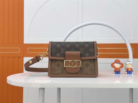 2025年7月10日入荷新作Dauphine    M459...