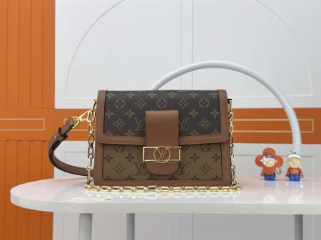 2025年7月10日入荷新作Dauphine    M459...