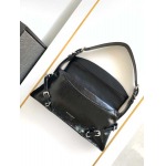 2025年7月10日入荷新作2025*  Givenchy Voyou Ptit   32*15*9.5極品/正規品同様/人気/革/バッグジバンシー/CX工場