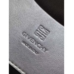 2025年7月10日入荷新作2025*  Givenchy Voyou Ptit   32*15*9.5極品/正規品同様/人気/革/バッグジバンシー/CX工場