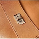 2025年7月10日入荷新作GANTIGONA LOCK SOFT 4G LOGO   size44*34*7極品/正規品同様/人気/革/バッグジバンシー/CX工場