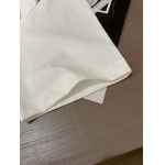 2025年7月10日入荷新作LOUIS VUITTON半袖Tシャツ 高级品超厳選★入手困難/誕生日プレゼント/SUS工場XS-L