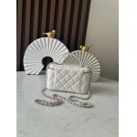 2025年7月17日入荷新作シャネル バッグ最高級品Chanel ：66060 白色 Size:9.5*17*7.8c恋人プレゼント/誕生日/母の日/母のひプレゼント/お祝い女性結婚祝い/KK工場
