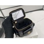 2025年7月17日入荷新作シャネル バッグ最高級品A68115 chanel Size:4.3*4.3*3.7cm恋人プレゼント/誕生日/母の日/母のひプレゼント/お祝い女性結婚祝い/KK工場