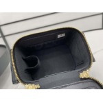 2025年7月17日入荷新作シャネル バッグ最高級品A68115 chanel Size:4.3*4.3*3.7cm恋人プレゼント/誕生日/母の日/母のひプレゼント/お祝い女性結婚祝い/KK工場