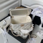 2025年7月17日入荷新作シャネル バッグ最高級品Chanel 24p Size:17cm恋人プレゼント/誕生日/母の日/母のひプレゼント/お祝い女性結婚祝い/KK工場