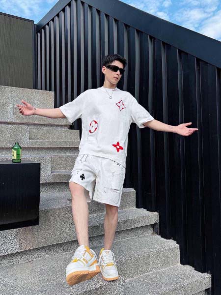 2025年7月20日入荷新作Louis VuittonTシャ...