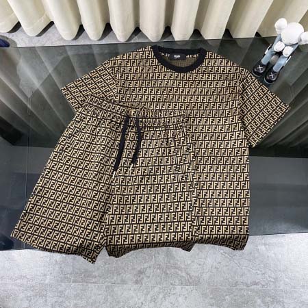 2025年7月28日入荷新作FENDI半袖 tシャツ高品質人...