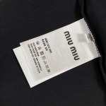 2025年7月28日入荷新作 MIU MIUtシャツ高品質人気商品/DW工場