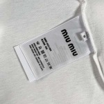 2025年7月28日入荷新作 MIU MIUtシャツ高品質人気商品/DW工場