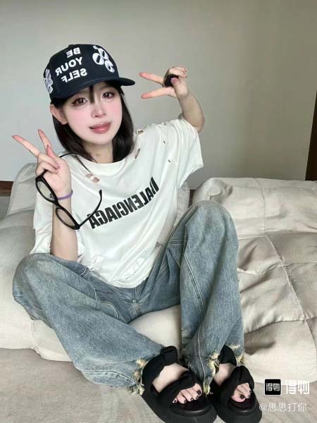 2025年7月31日入荷新作Balenciaga半袖 tシャ...