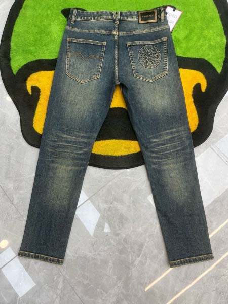 2025年8月2日入荷新作VERSACEジーパン人気/【极品】/DW工場