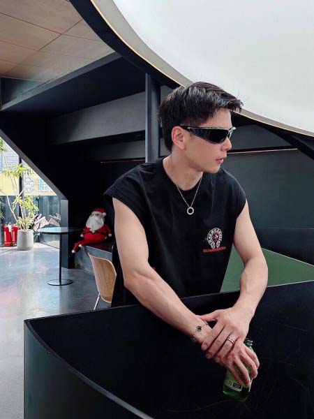 2025年8月4日入荷新作Chrome heartsズボン人気商品/DW工場