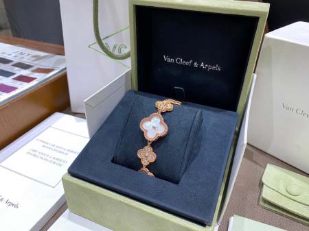2025年8月4日入荷新作Van Cleef & Arpels腕時計極上の品質人気商品 /GTR工場