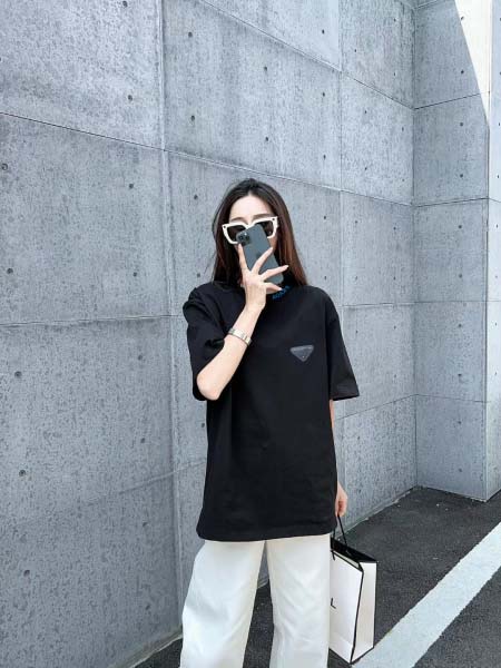 2025年8月6日入荷新作Prada半袖 tシャツ人気商品/DW工場