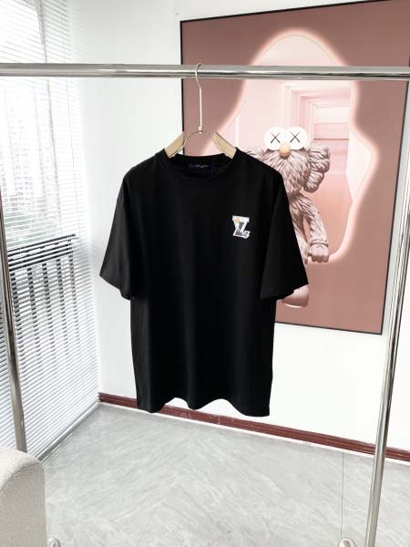 2025年8月6日入荷新作Louis Vuitton半袖 tシャツ人気商品/DW工場