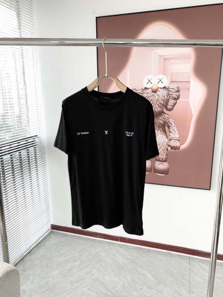 2025年8月6日入荷新作Louis Vuitton半袖 tシャツ人気商品/DW工場
