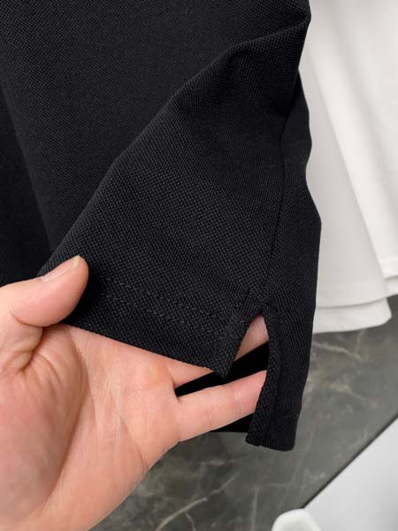 2025年8月10日入荷新作Prada半袖 tシャツ人気商品