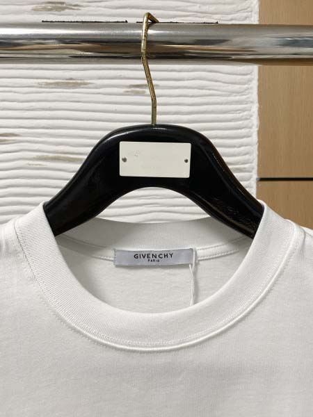 2025年8月12日入荷新作Givenchy半袖 tシャツ人気商品/DW工場