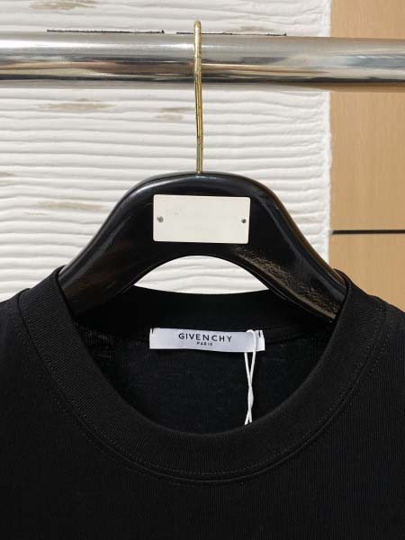 2025年8月12日入荷新作Givenchy半袖 tシャツ人気商品/DW工場