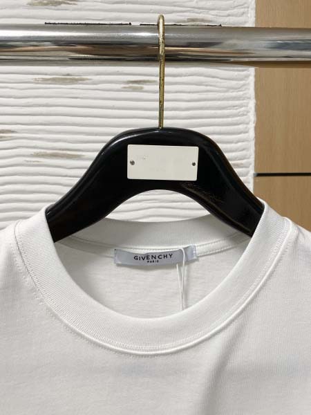 2025年8月12日入荷新作Givenchy半袖 tシャツ人気商品/DW工場