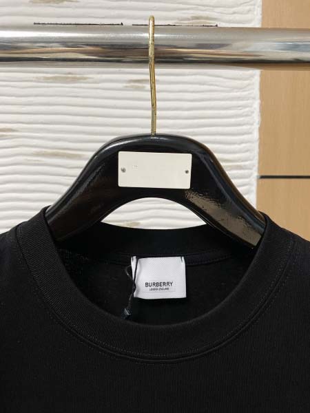 2025年8月12日入荷新作Burberry半袖 tシャツ人気商品/DW工場