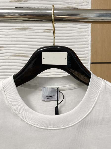 2025年8月12日入荷新作Burberry半袖 tシャツ人気商品/DW工場