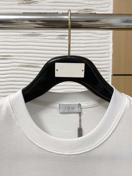 2025年8月12日入荷新作Dior半袖 tシャツ人気商品/DW工場