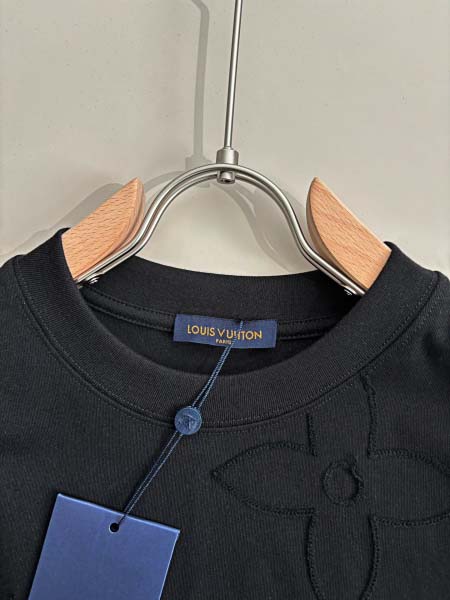2025年8月12日入荷新作 LOUIS VUITTON半袖 tシャツ人気商品/DW工場