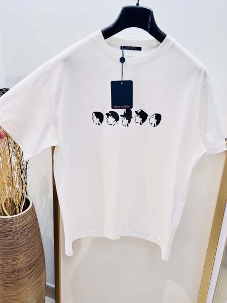 2025年8月12日入荷新作Louis Vuitton半袖 tシャツ人気商品/DW工場